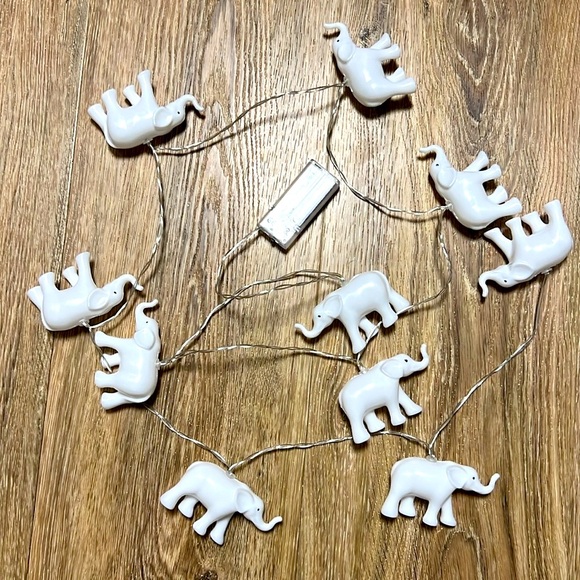 NEW! 🐘  7 FOOT WHITE PLASTIC 3” ELEPHANT STRING LIGHTS - AA BATTERY-OPERATED - Picture 4 of 7